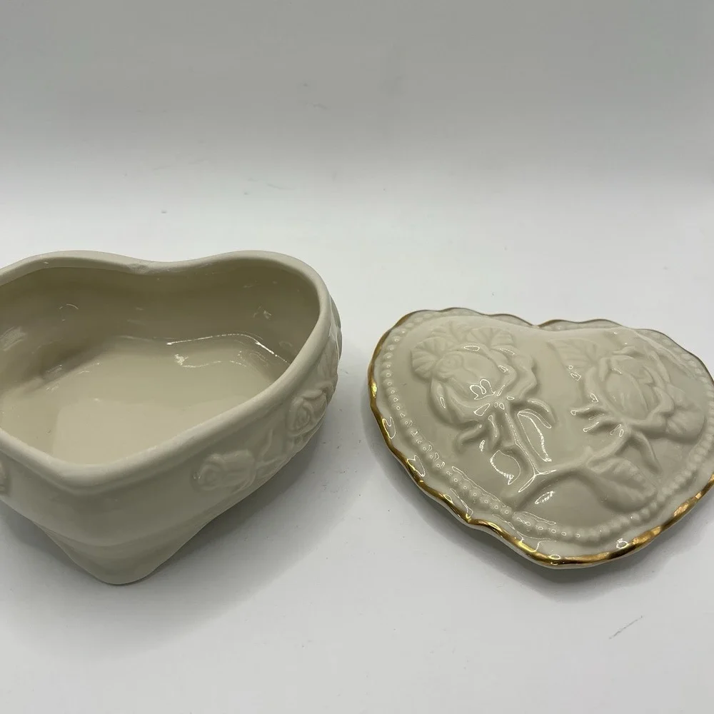 Heart Shaped Small Porcelain Embossed Roses Ivory Trinket Box & Lid w/Gold Trim